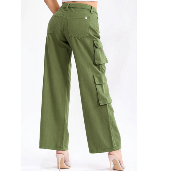 WOMEN'S BUTTON CLOSURE CARGO POCKETS WIDE LEG DENIM PANTS - Picture 2 of 4